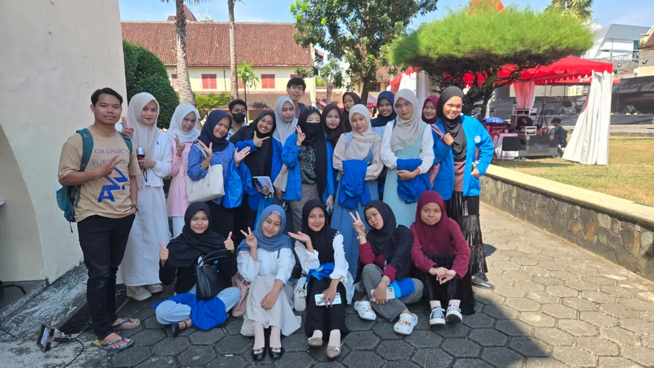 Mahasiswa Akuntansi Unismuh Asah Bahasa Inggris dan Pengembangan Diri di Fort Rotterdam